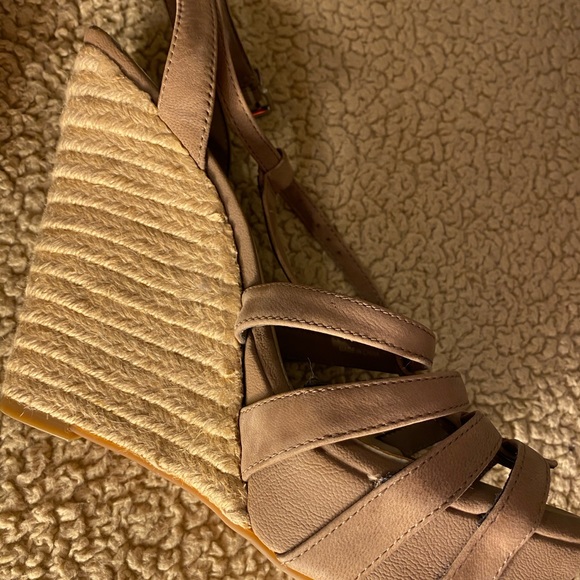 New!! 8.5 Jessica Simpson Bailor Tan Wedge Sandals - Picture 4 of 7